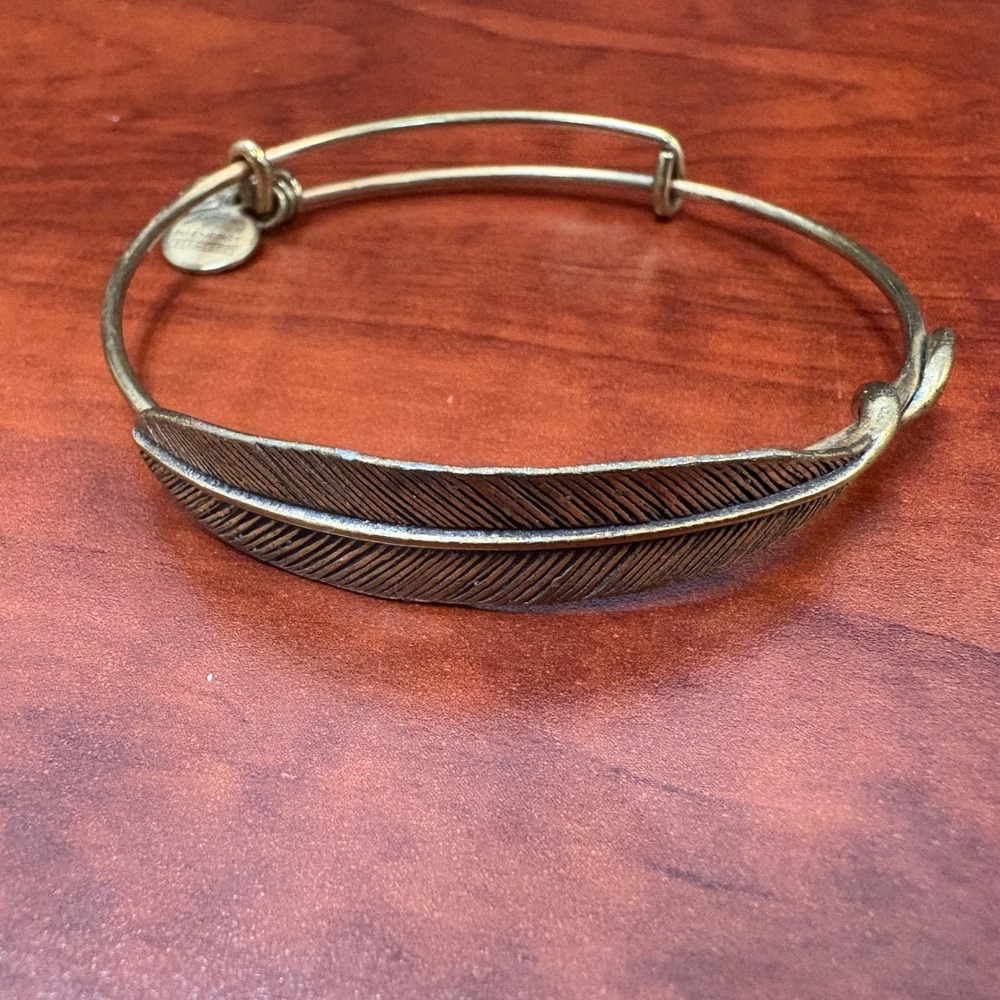 Alex and Ani Feather Charm Expandable Wire Bangle Bracelet Gold Tone